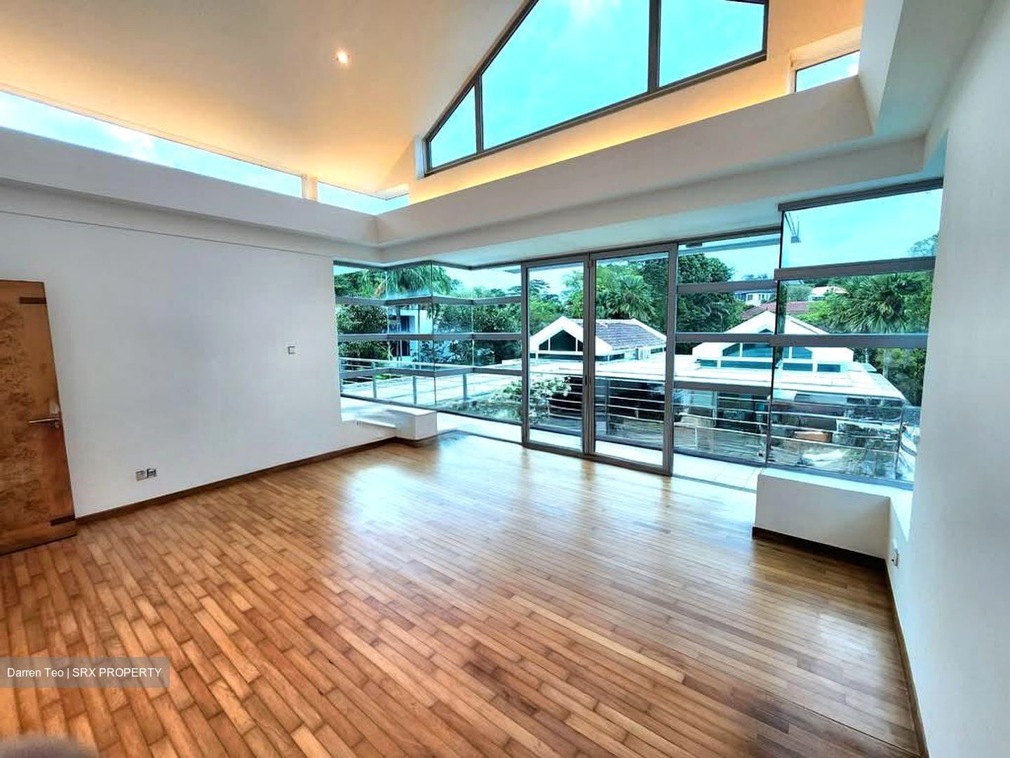 Holland Road (D10), Detached #536441291